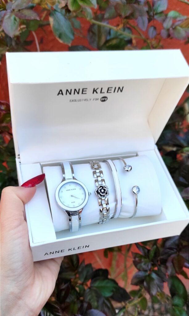 Anne Klein Saat Qadin ucun №506
