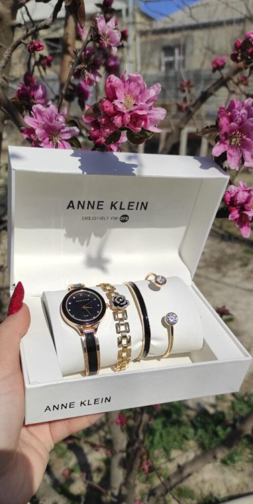 Anne Klein Saat Qadin ucun №508
