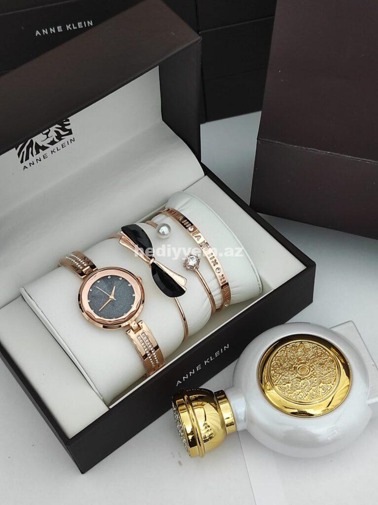 Anne Klein Saat Dest №c025