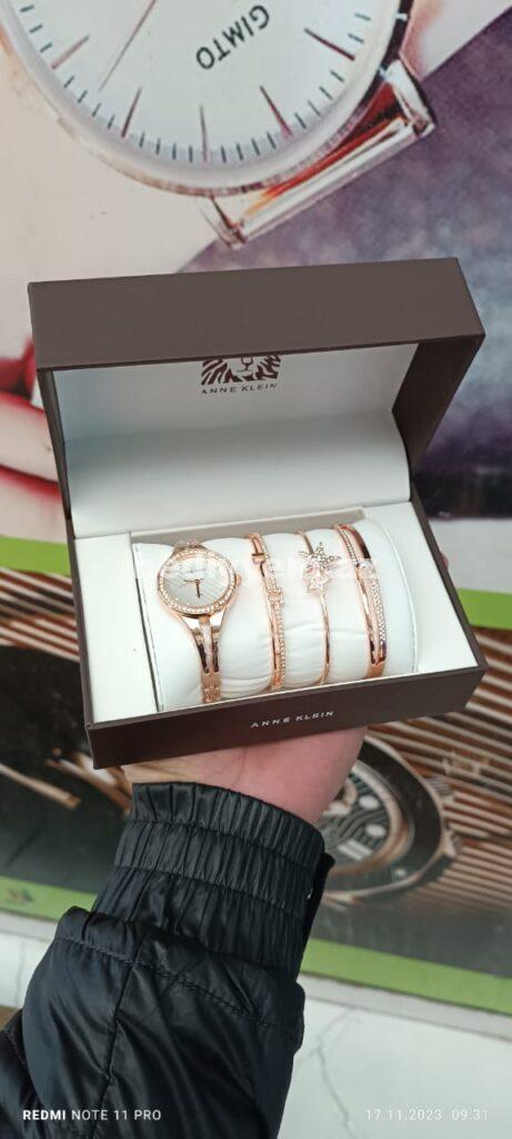 Anne Klein Saat №c018