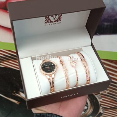 Anne Klein Saat №c018