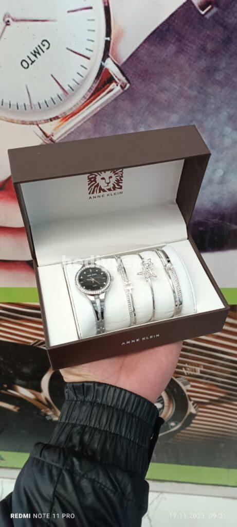 Anne Klein Saat №c018