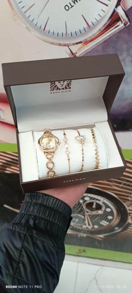 Anne Klein Saat №c020