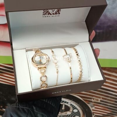 Anne Klein Saat №c020