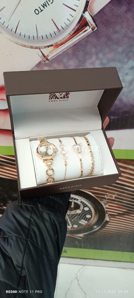 Anne Klein Saat №c020