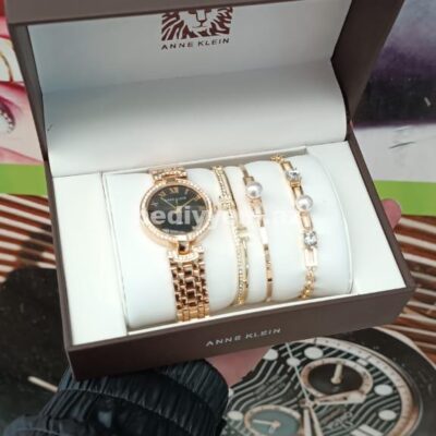 Anne Klein Saat №c022