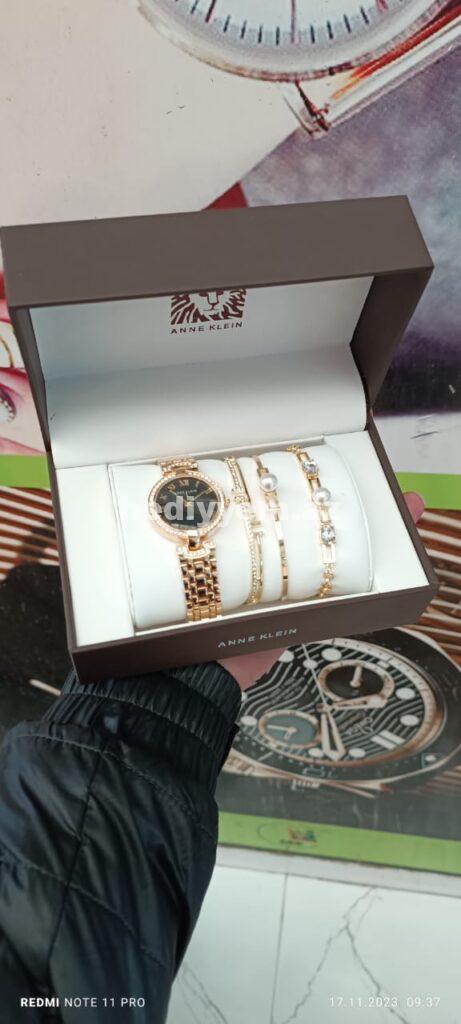 Anne Klein Saat №c022