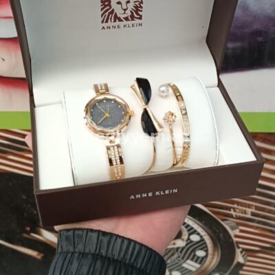 Anne Klein Saat №c022