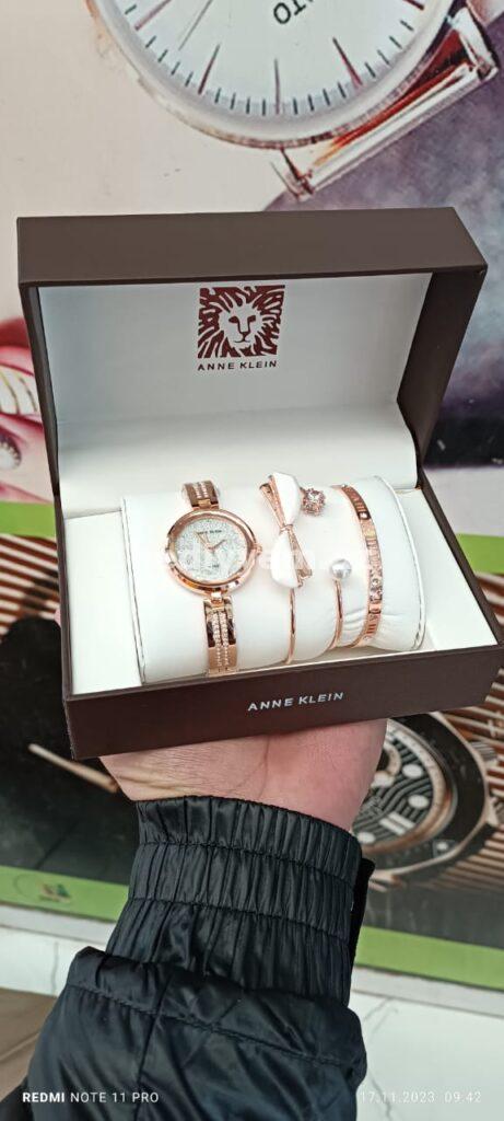 Anne Klein Saat №c022