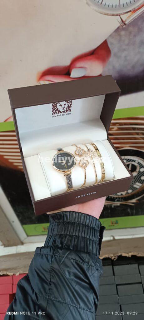 Anne Klein Saat №c017