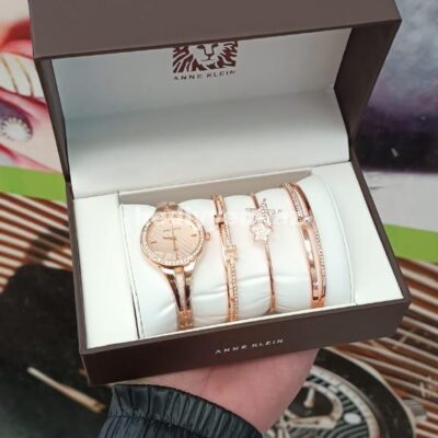 Anne Klein Saat №c017