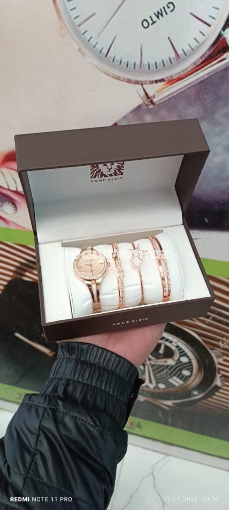 Anne Klein Saat №c017