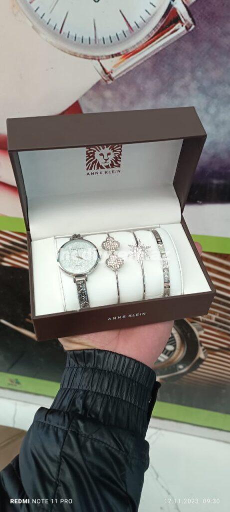 Anne Klein Saat №c017
