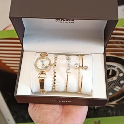 Anne Klein Saat №c015