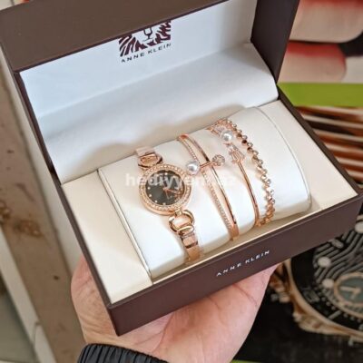 Anne Klein Saat №c015
