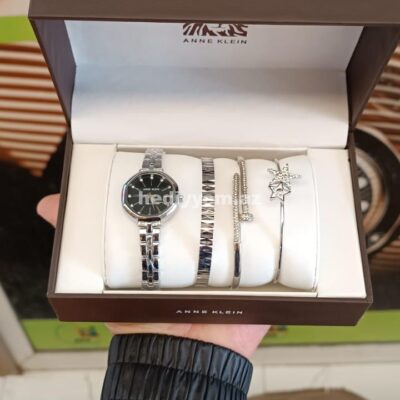 Anne Klein Saat №c015