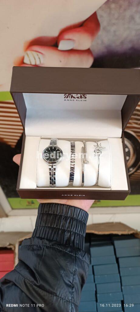 Anne Klein Saat №c015