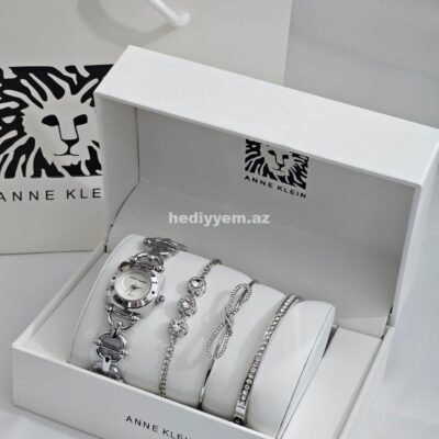 ANNE KLEIN  Saat desti — 30490