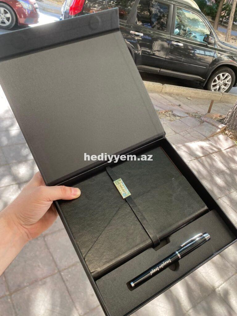 Qelem Defter Desti (lazer yazili hediyyelik) – No.358123